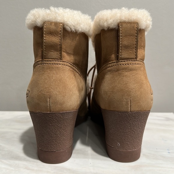 Ugg  women’s Jeovana Wedge Boots Size 8.5 - Picture 8 of 14